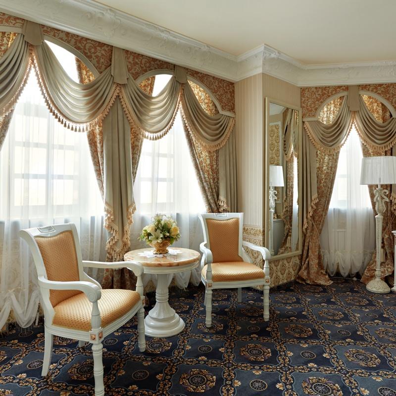 DELUXE SUITE
