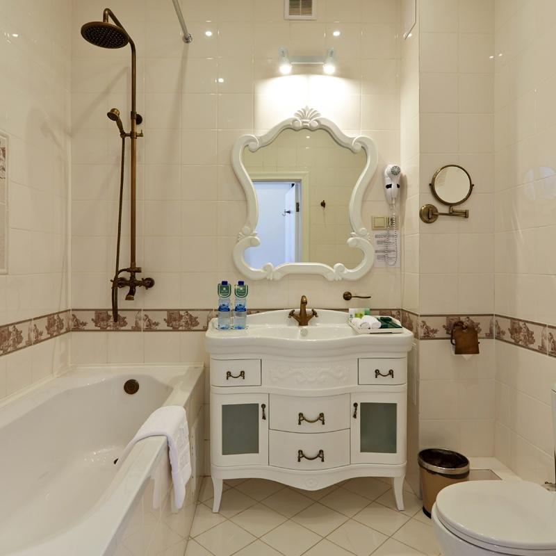 DOUBLE ROOM