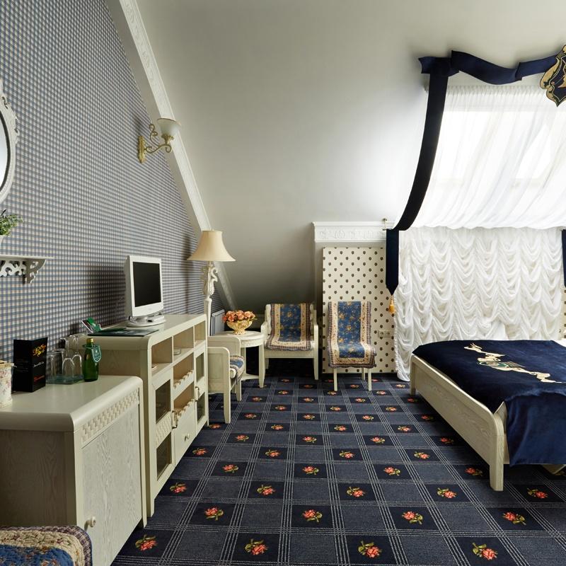 DOUBLE ROOM