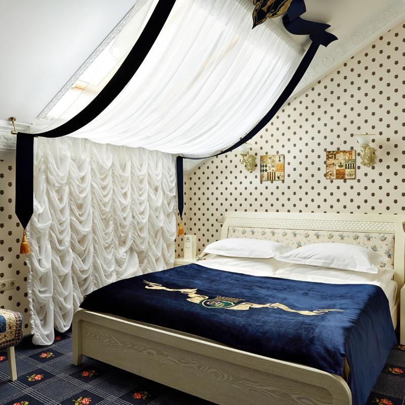 DOUBLE ROOM