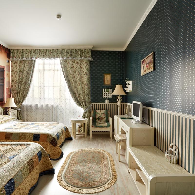 TWIN ROOM