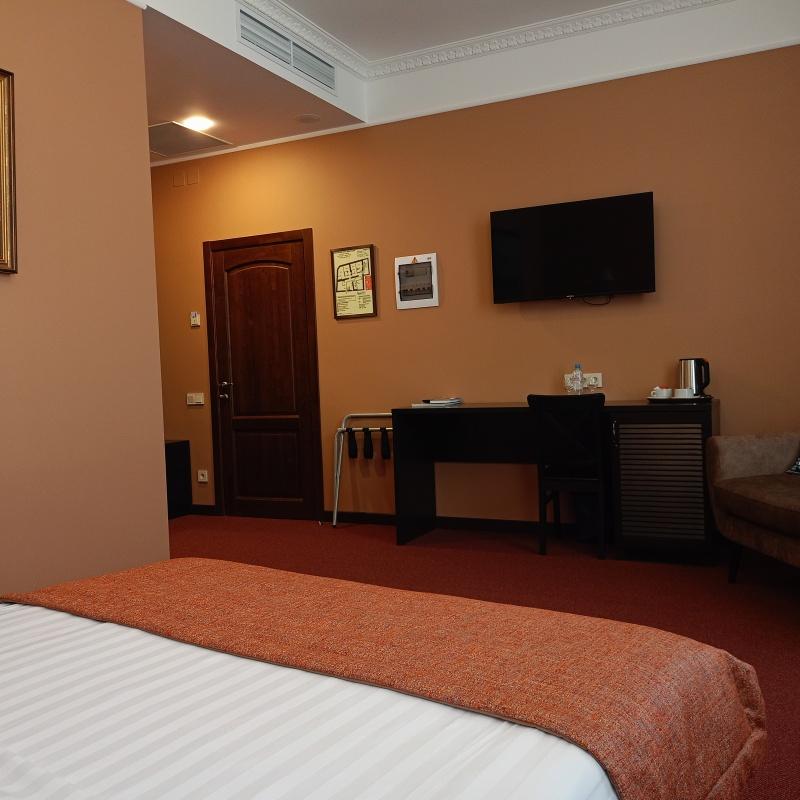 Deluxe Double Bed