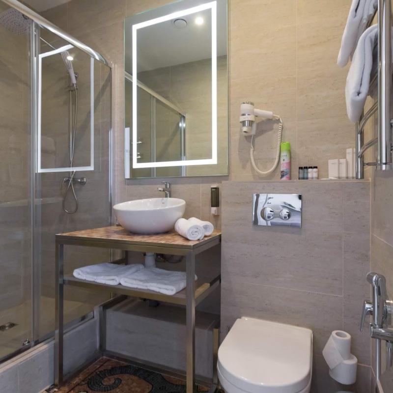 COMFORT С ДВУСПАЛЬНОЙ ИЛИ ДВУМЯ РАЗДЕЛЬНЫМИ КРОВАТЯМИ