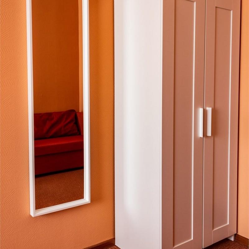 Номер Стандарт (одна кровать King size, удобства на этаже)