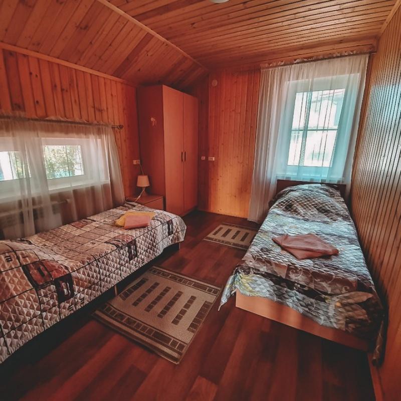Superior Twin bath (facilities on floor)