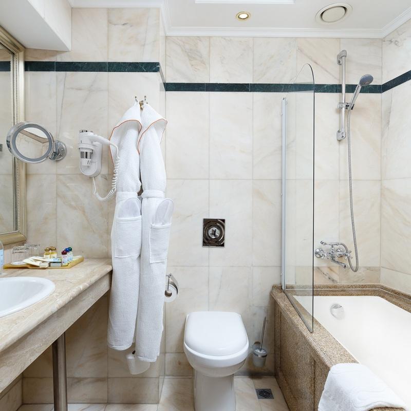 Superior Double (1 bed/1 кровать)
