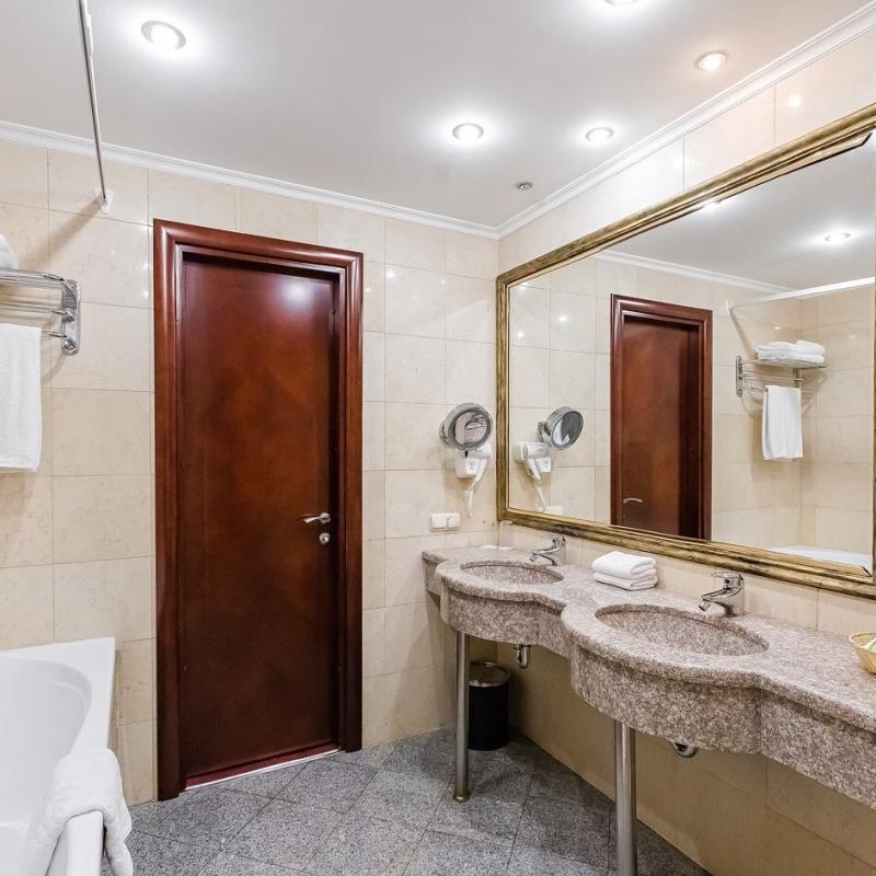 Делюкс с двуспальной кроватью King Size