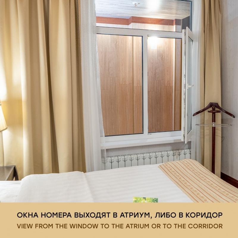 Стандартный двухместный номер, вид в холл отеля