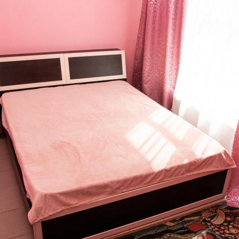 Двухместный номер с кроватью King Size и ортопедическим матрасом, удобства на этаже