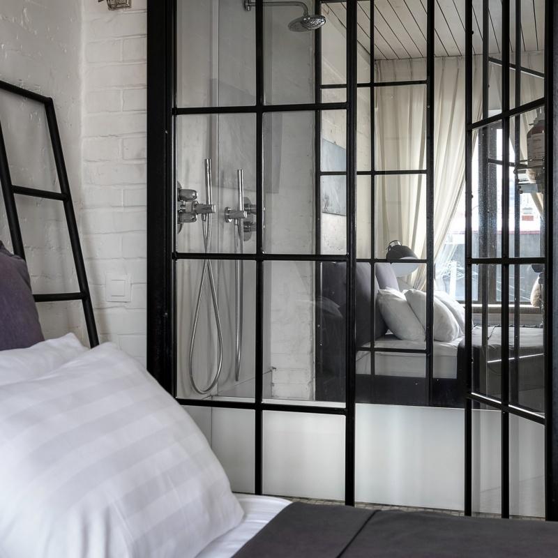 Room +