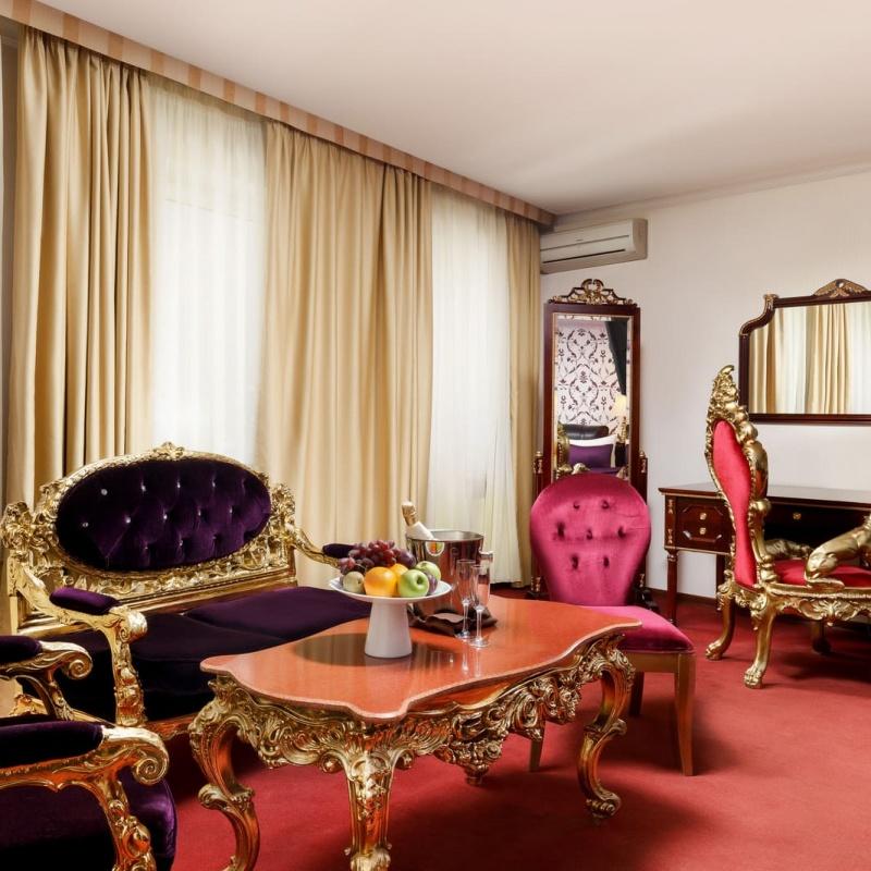 Делюкс  с кроватью размера "King Size"