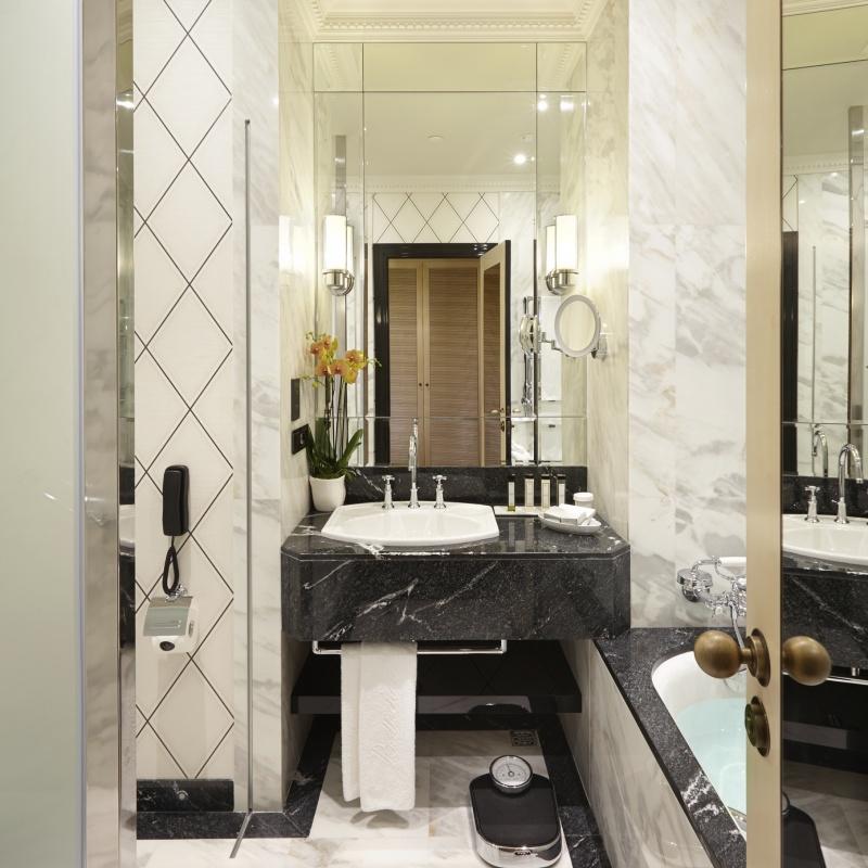 Grand Deluxe Room