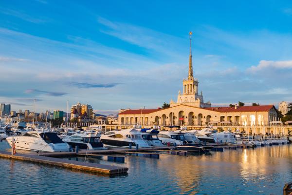 Морской порт Сочи: культурное и транспортное сердце курортного города