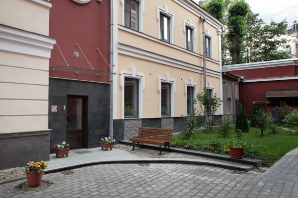 Петровский Двор