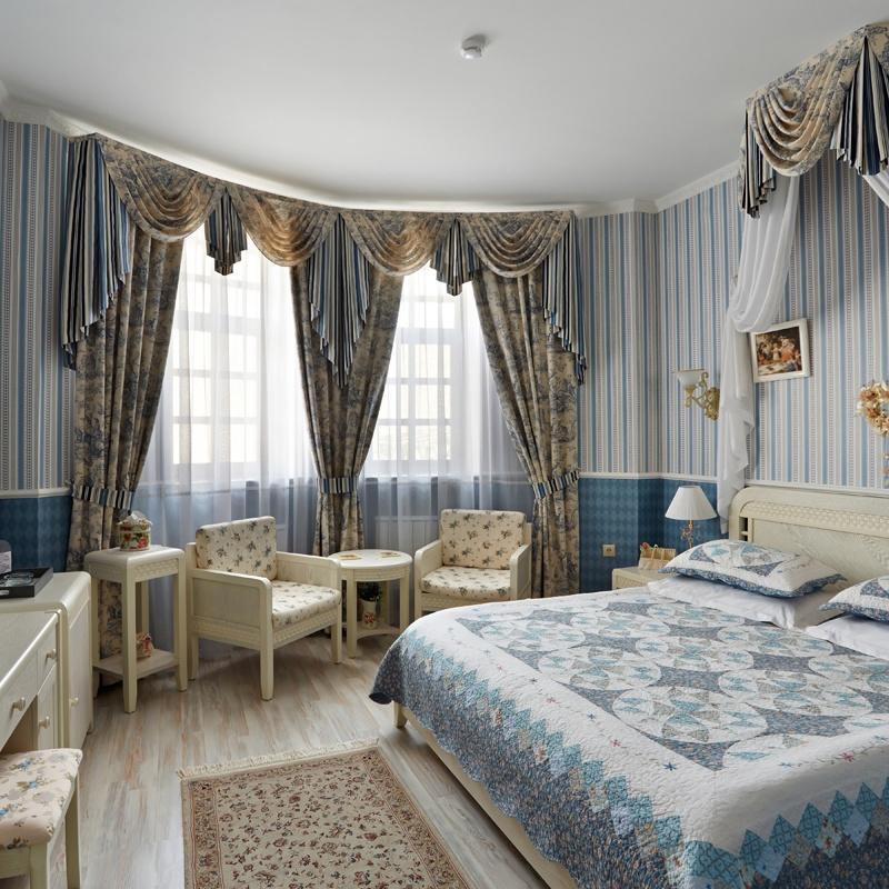 DOUBLE ROOM