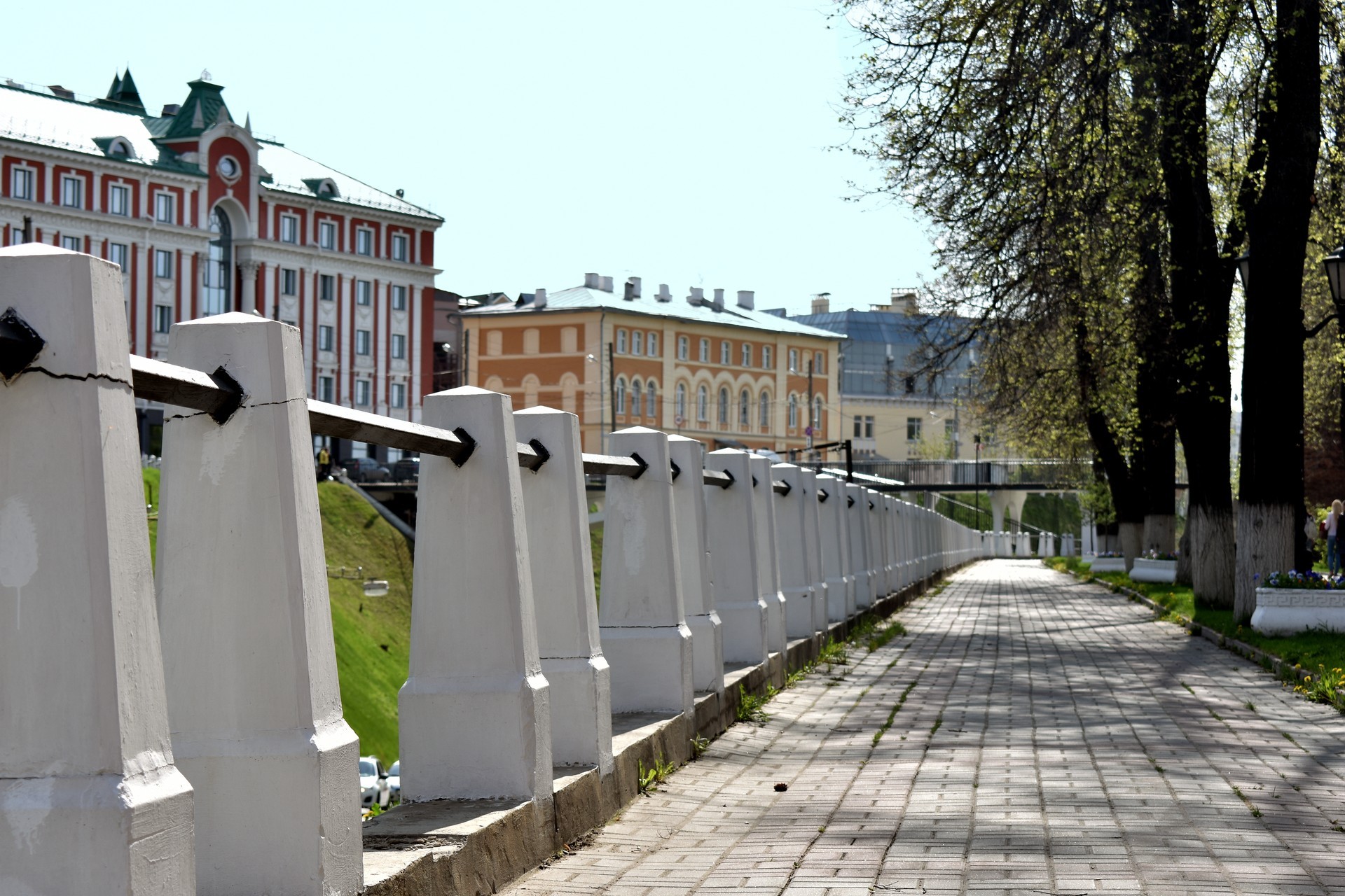 Летняя прогулочная улица в центре Нижнего Новгорода