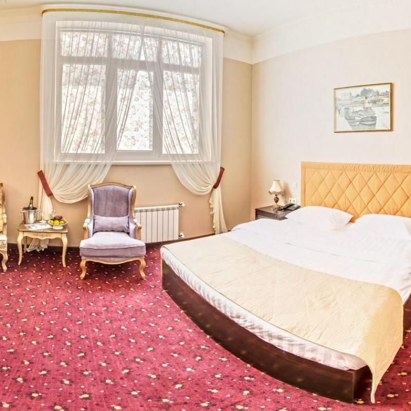 Deluxe Double Bed